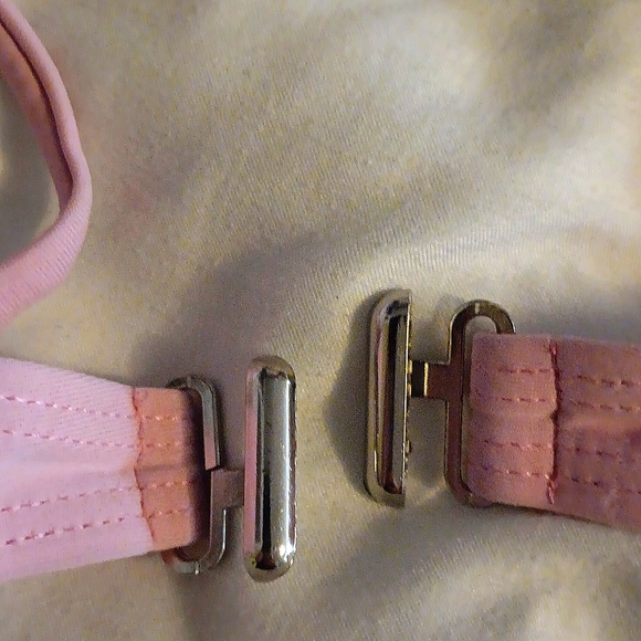 Criss-Cross Pink Bikini top - Picture 5 of 8